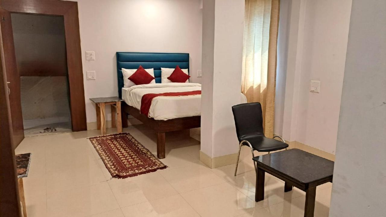 Hotel Amenda International Yeni Delhi Dış mekan fotoğraf